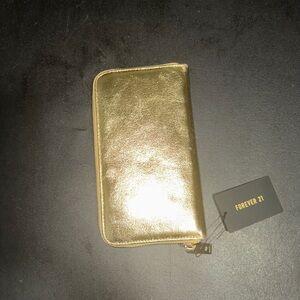 🟡 Forever 21 Metallic Gold Clutch